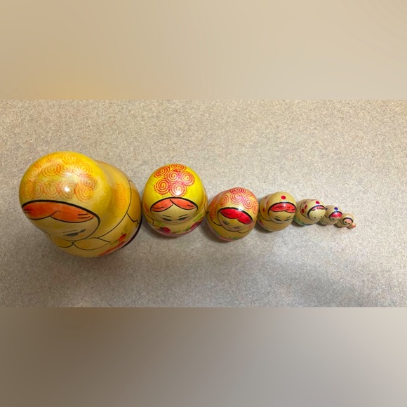 Authentic matryoshka nesting dolls - Picture 6 of 8